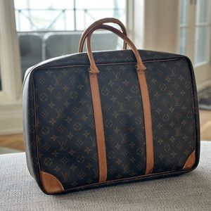 Vintage LOUIS VUITTON
Sirius 45 Travel Bag